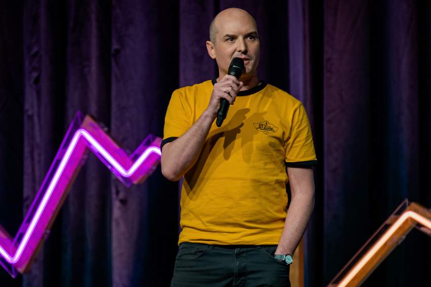Stand-up-Comedian Fabian Würth bei einem Auftritt